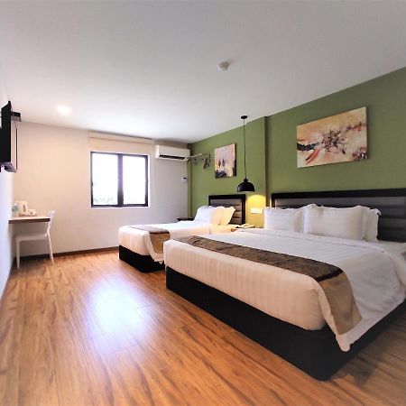 Apple Suites Hotel Sitiawan Exterior foto