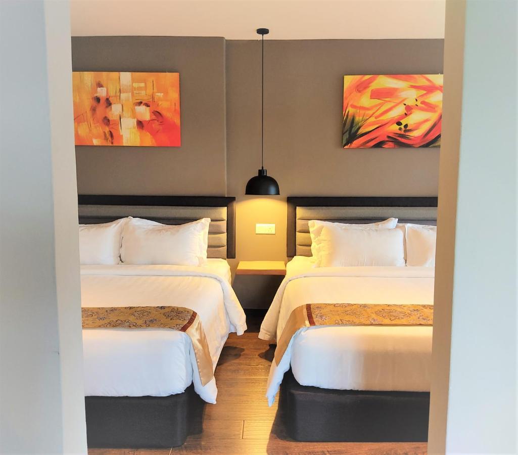 Apple Suites Hotel Sitiawan Exterior foto