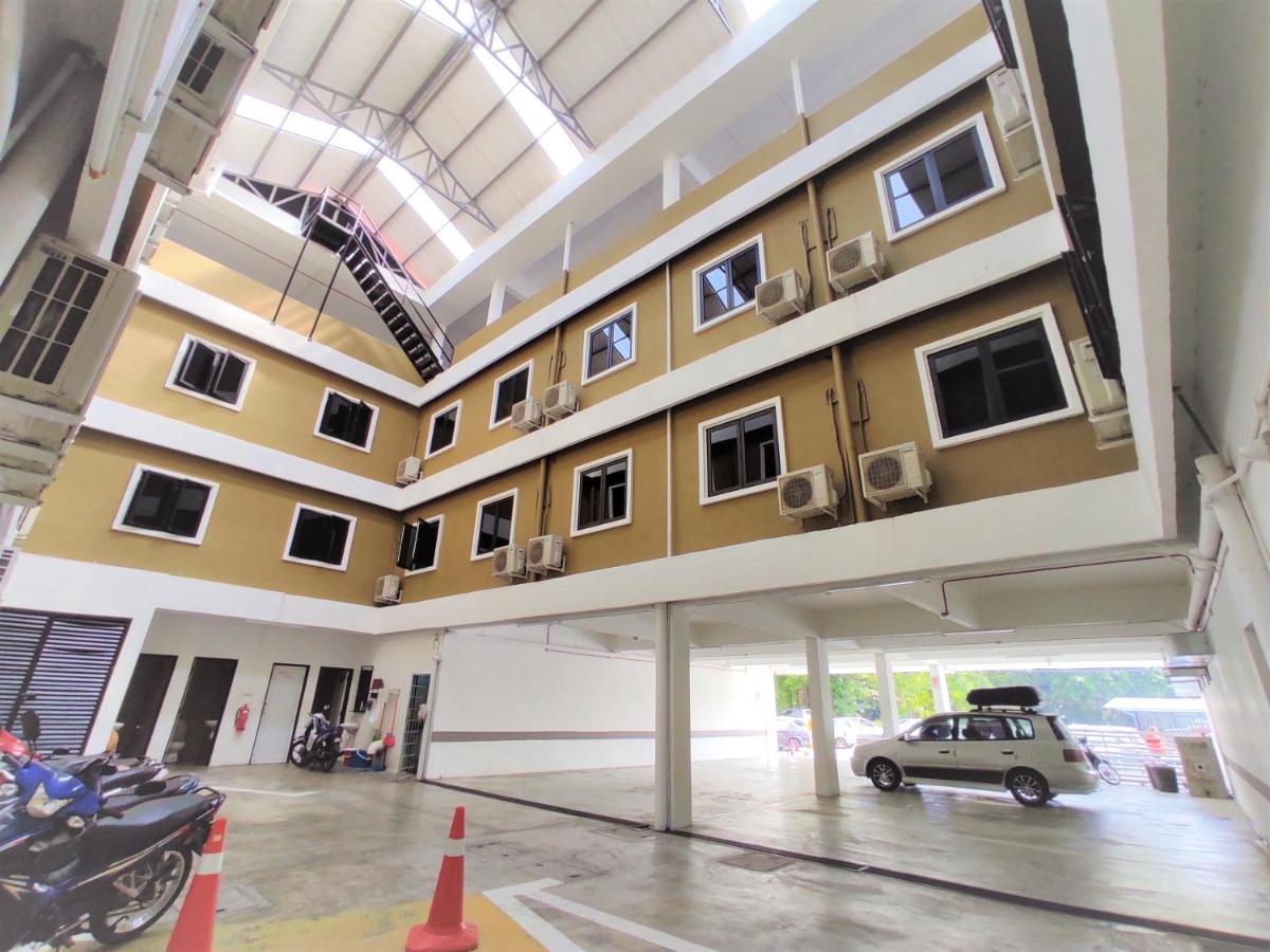 Apple Suites Hotel Sitiawan Exterior foto
