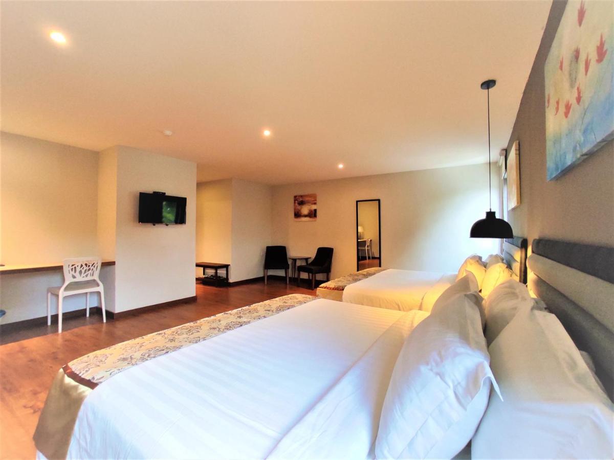 Apple Suites Hotel Sitiawan Exterior foto