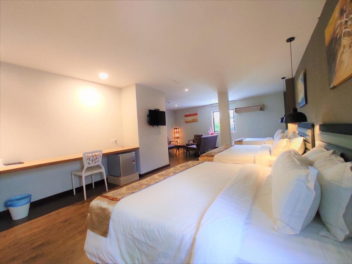 Apple Suites Hotel Sitiawan Exterior foto