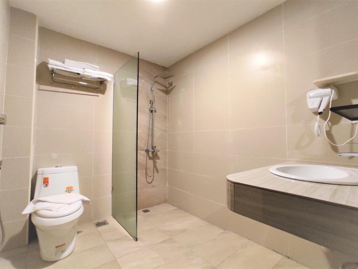 Apple Suites Hotel Sitiawan Exterior foto