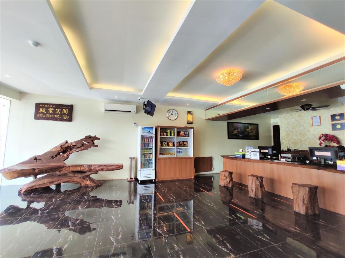 Apple Suites Hotel Sitiawan Exterior foto