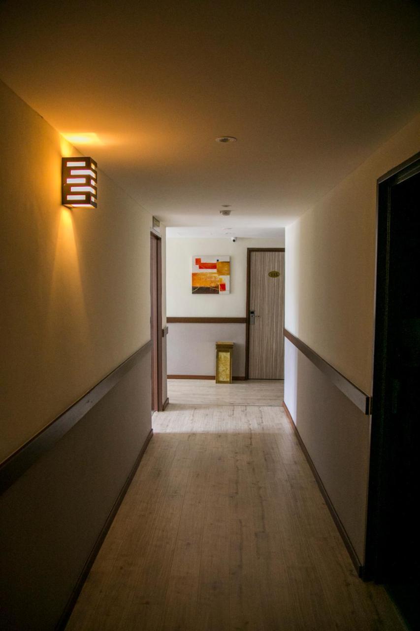 Apple Suites Hotel Sitiawan Exterior foto
