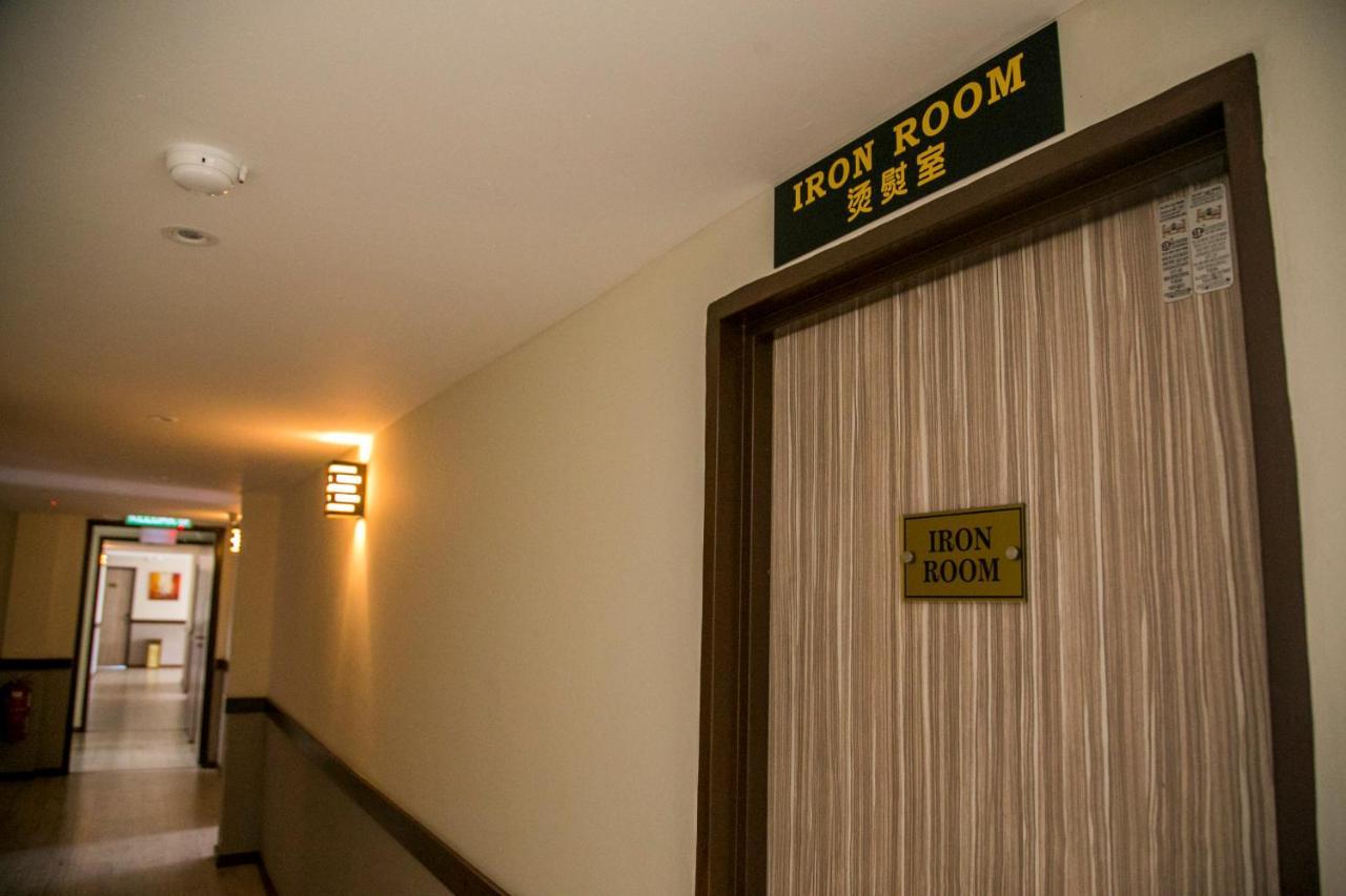 Apple Suites Hotel Sitiawan Exterior foto